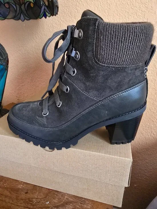 UGG BLACK WATERPROOF SUEDE REDWOOD BOOTS Size 7 - Picture 9 of 12